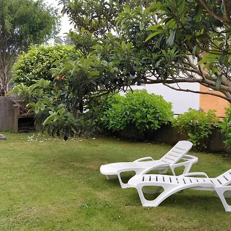 Casa Con Jardin En La Playa De Almieiras Fene