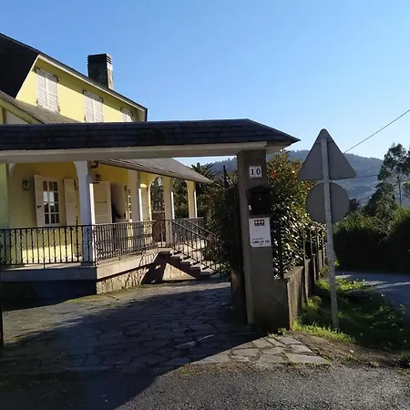 Casa Con Jardin En La Playa De Almieiras 別荘