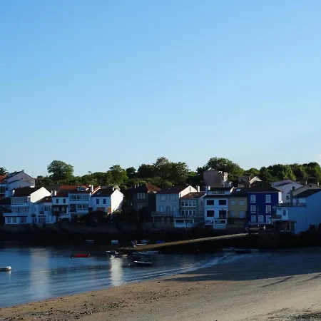 Casa Con Jardin En La Playa De Almieiras *